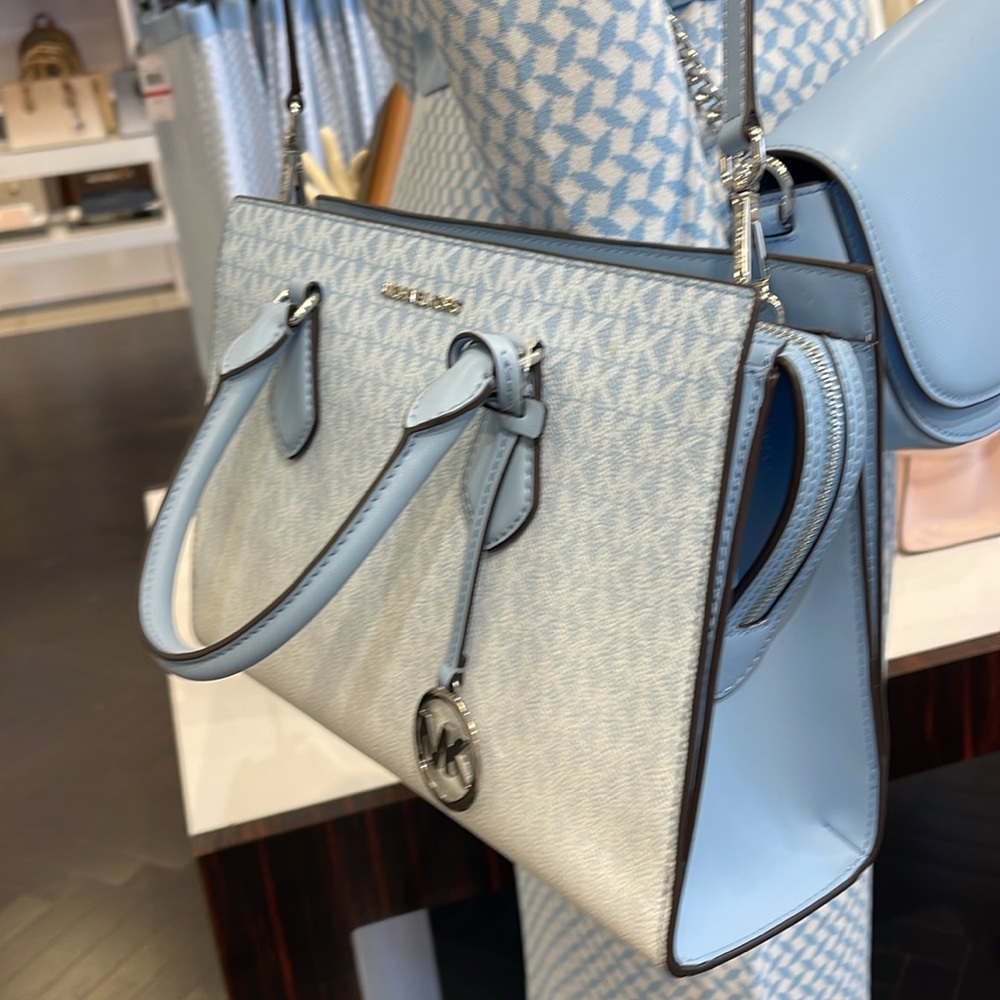 MICHAEL KORS Sheila Medium Ombré Signature Logo Satchel Crossbody Bag 
LIGHT SKY - Picture 9 of 16
